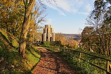 Ausblick auf das Kriegerdenkmal an der Oberen Veste